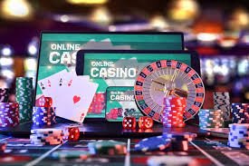 Live dealer revealing Capsa Susun hands for comparison